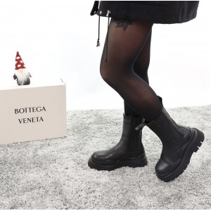 Ботинки зимние женские Bottega Veneta,  черные