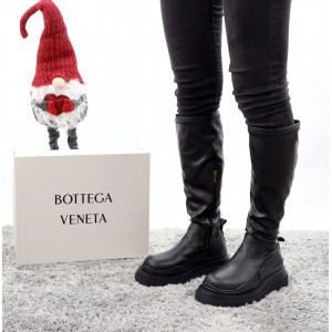 Ботинки зимние женские Bottega Veneta, черные