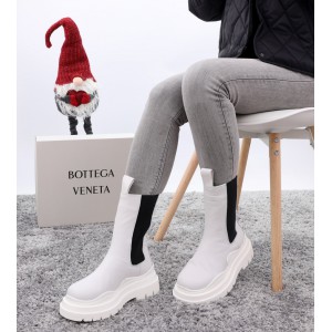 Ботинки зимние женские Bottega Veneta, белые